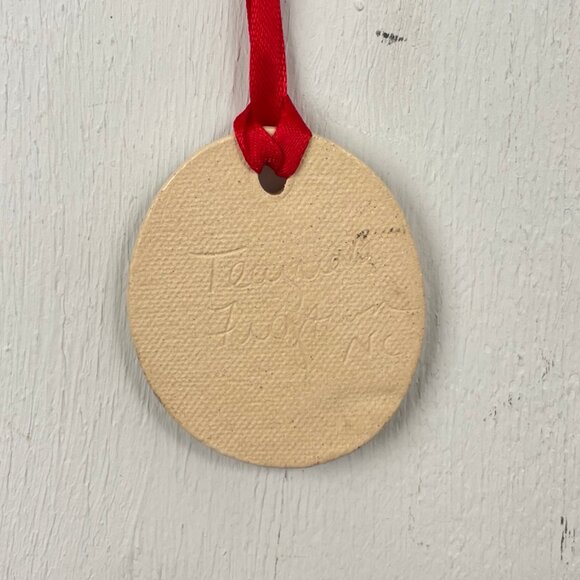 Vintage Christmas Ornament Penguin Ceramic Oval 1980s Hand Painted Decoration - Picture 2 of 3